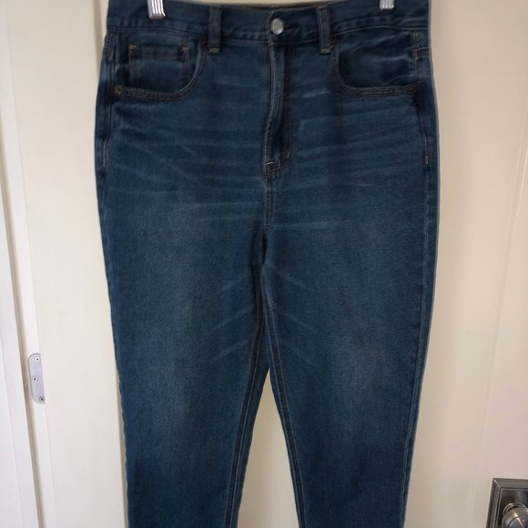 American Eagle high rise Mom jeans sz 8 Reg NWOT - Picture 1 of 9